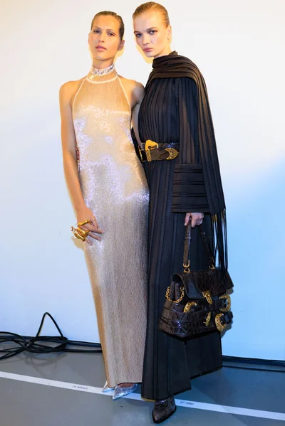 Look 12
